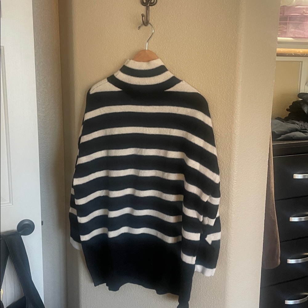 Express Cozy Black and White Striped Long Sweater Size XL - Picture 2 of 6